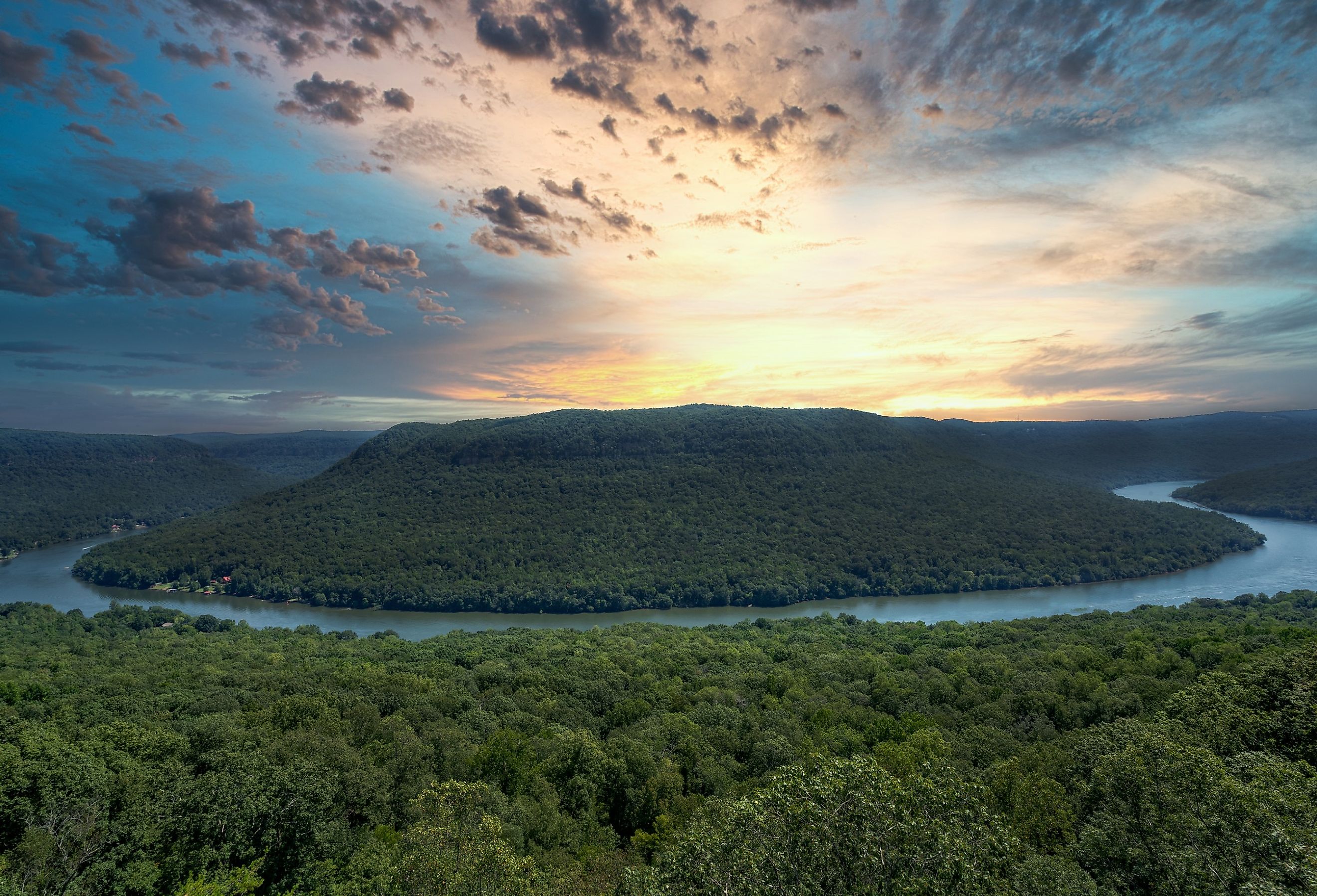 Sunrise at Snoopers Rock overlook near Chattanooga and Dunlap, Tennessee.