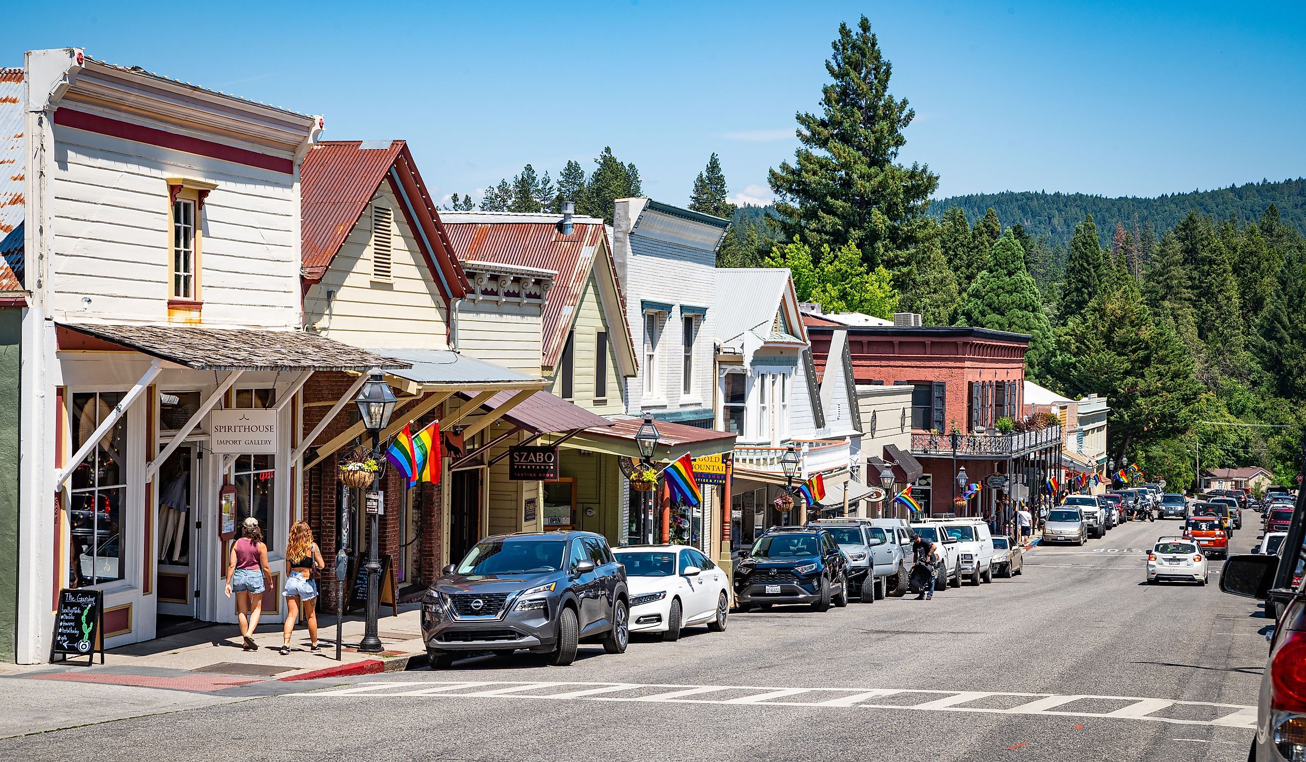 Photo of the shops and eateries along Broad Street in Nevada City. Editorial credit: Chris Allan / Shutterstock.com