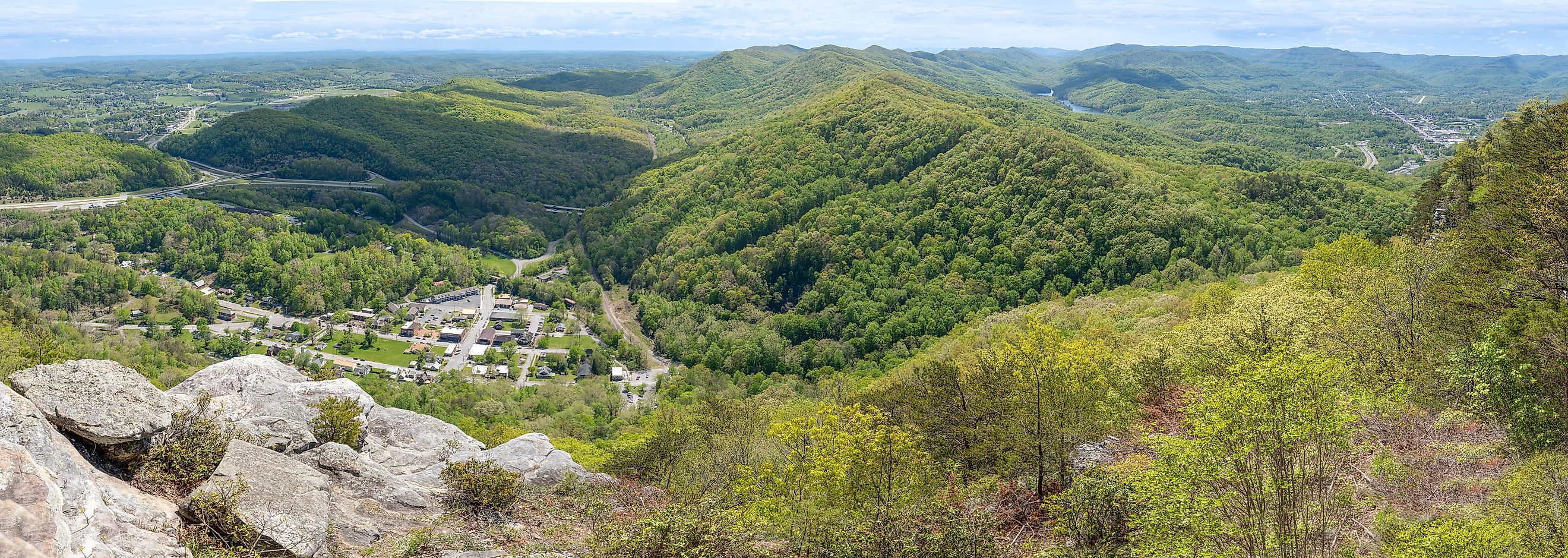 Cumberland Gap through Cumberland Mountains, within Appalachian Mountains in Tennessee.