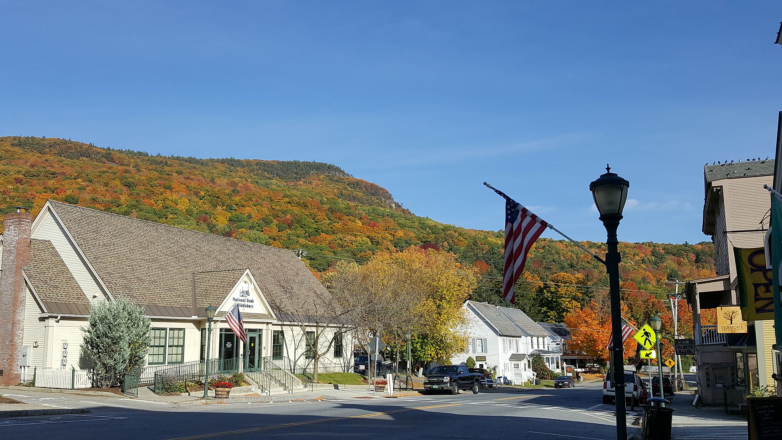 Main Street in Bristol in the fall. Image credit: Rania al-Bahara via Wikimedia Commons. 