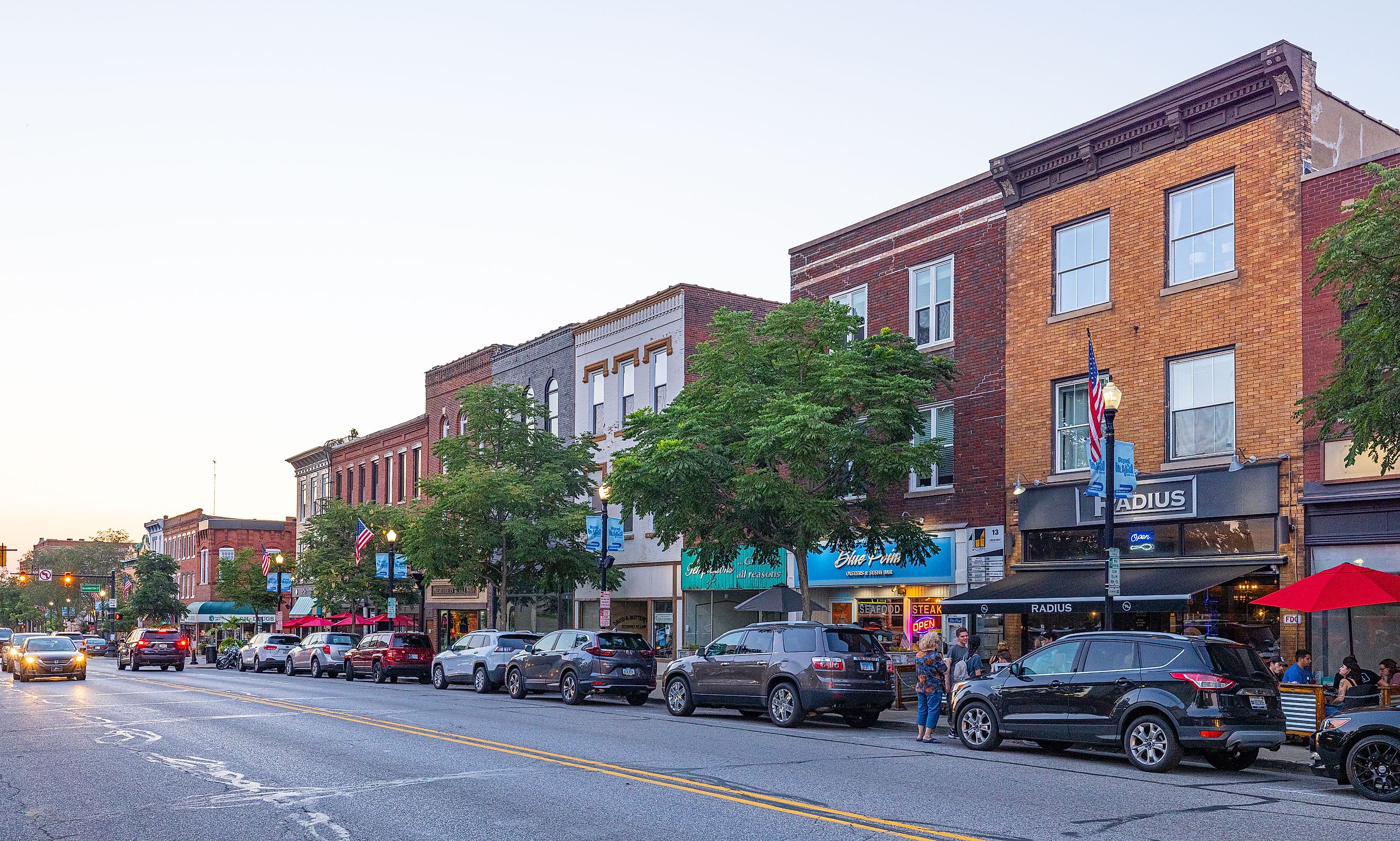 Valparaiso, Indiana: The business district on Lincolnway Street. Editorial credit: Roberto Galan / Shutterstock.com