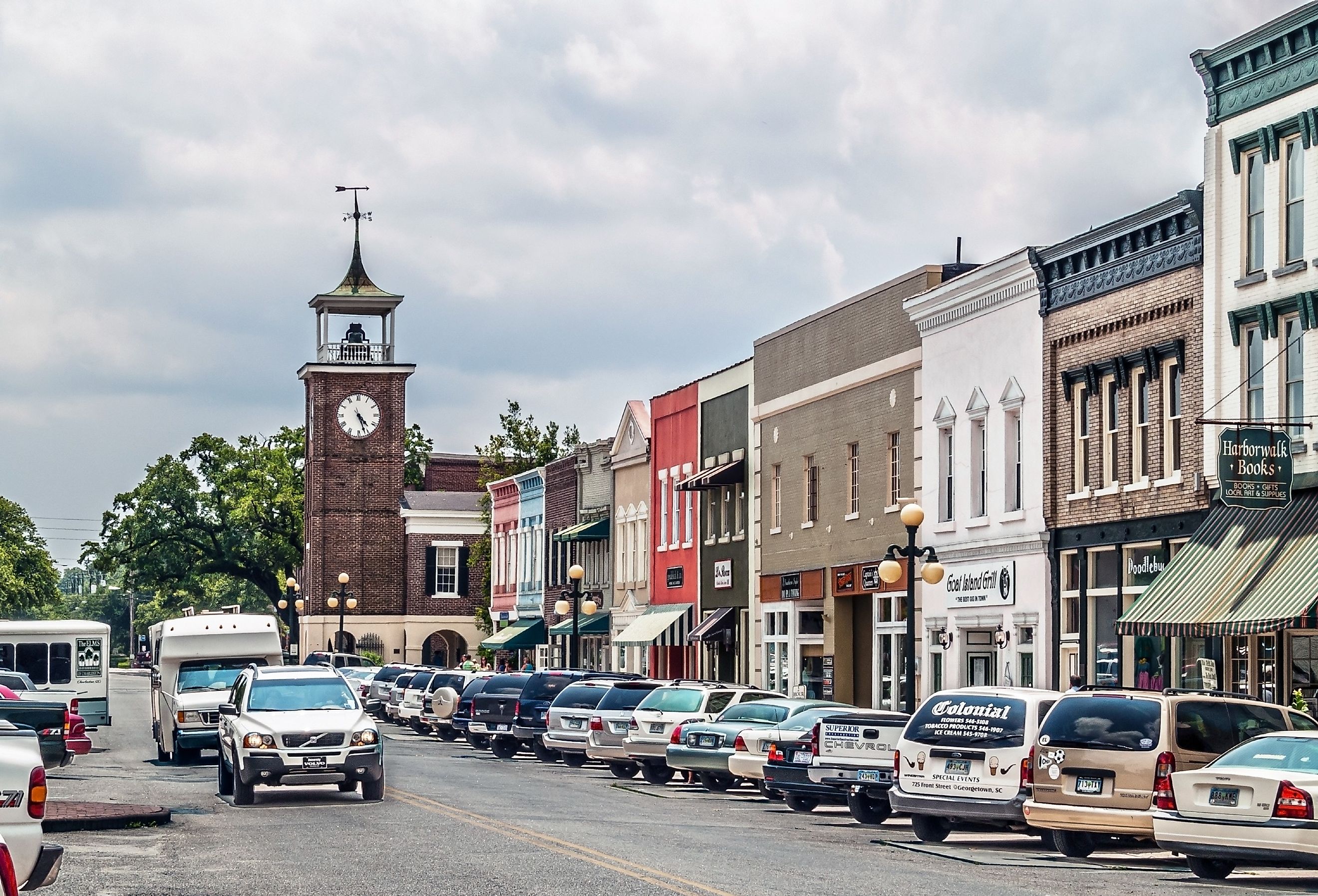 Front Street with shops and the old clock tower in Georgetown, South Carolina. Image credit Andrew F. Kazmierski via Shutterstock