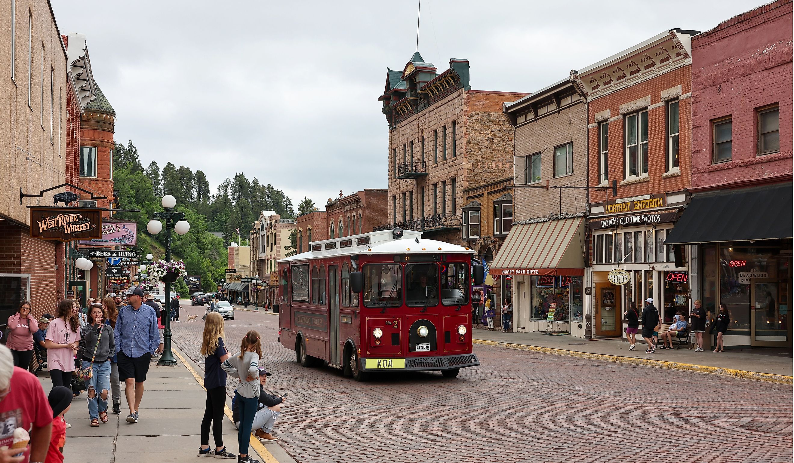 Street view of downtown Deadwood. Editorial credit: Bo Shen / Shutterstock.com