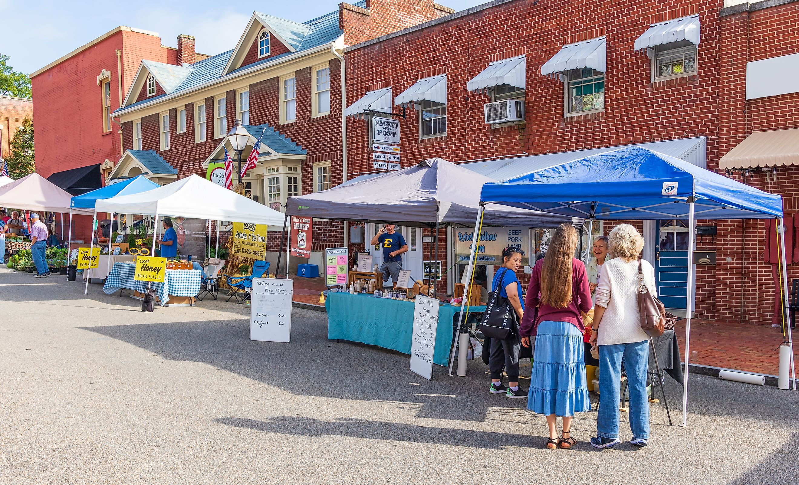 Farmers' Market in Jonesborough. Tennessee draws residents and tourists.