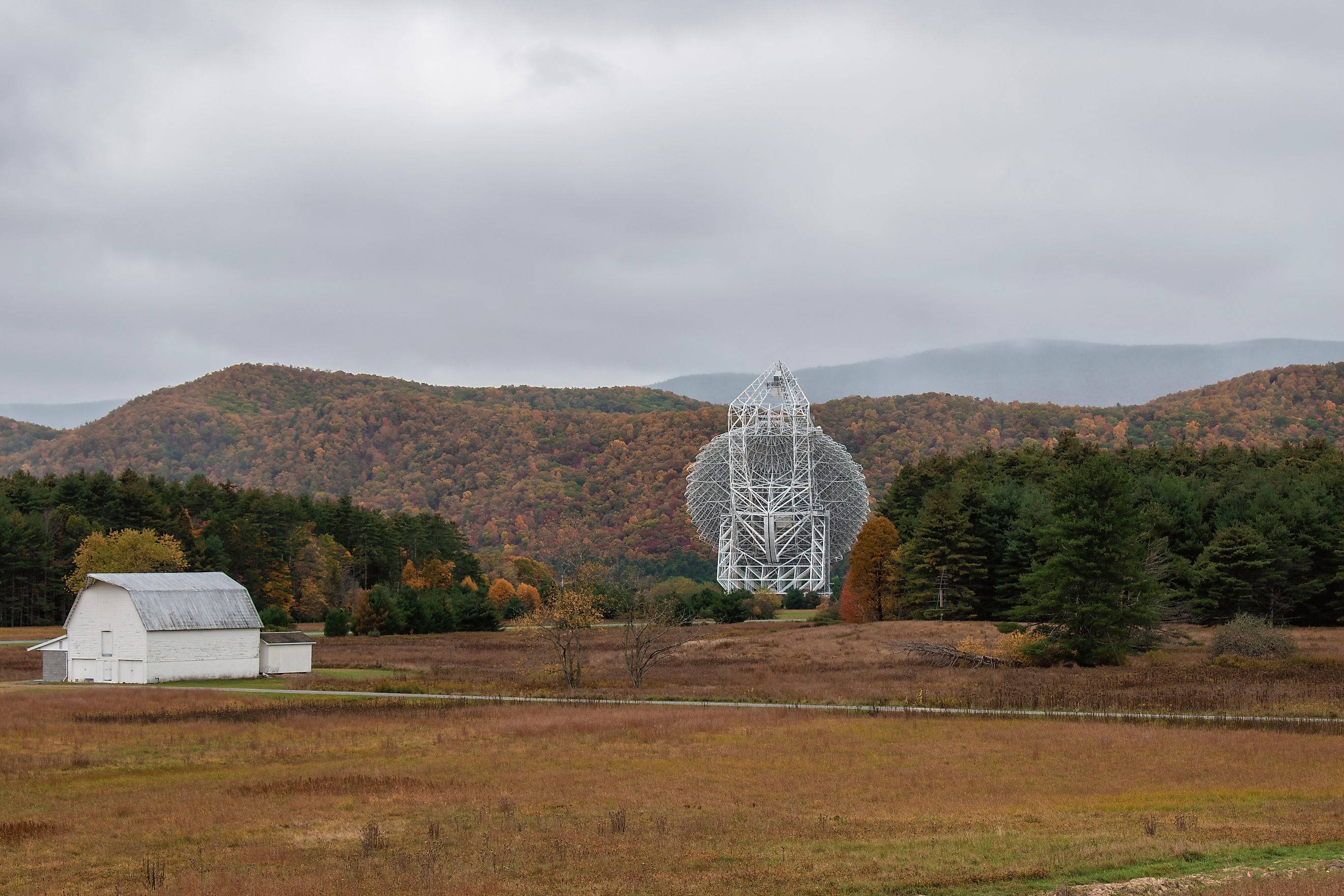 Green Bank Telescope and Barn in Green Bank, West Virginia. Image credit: Almost Heaven Photography / Shutterstock.com.