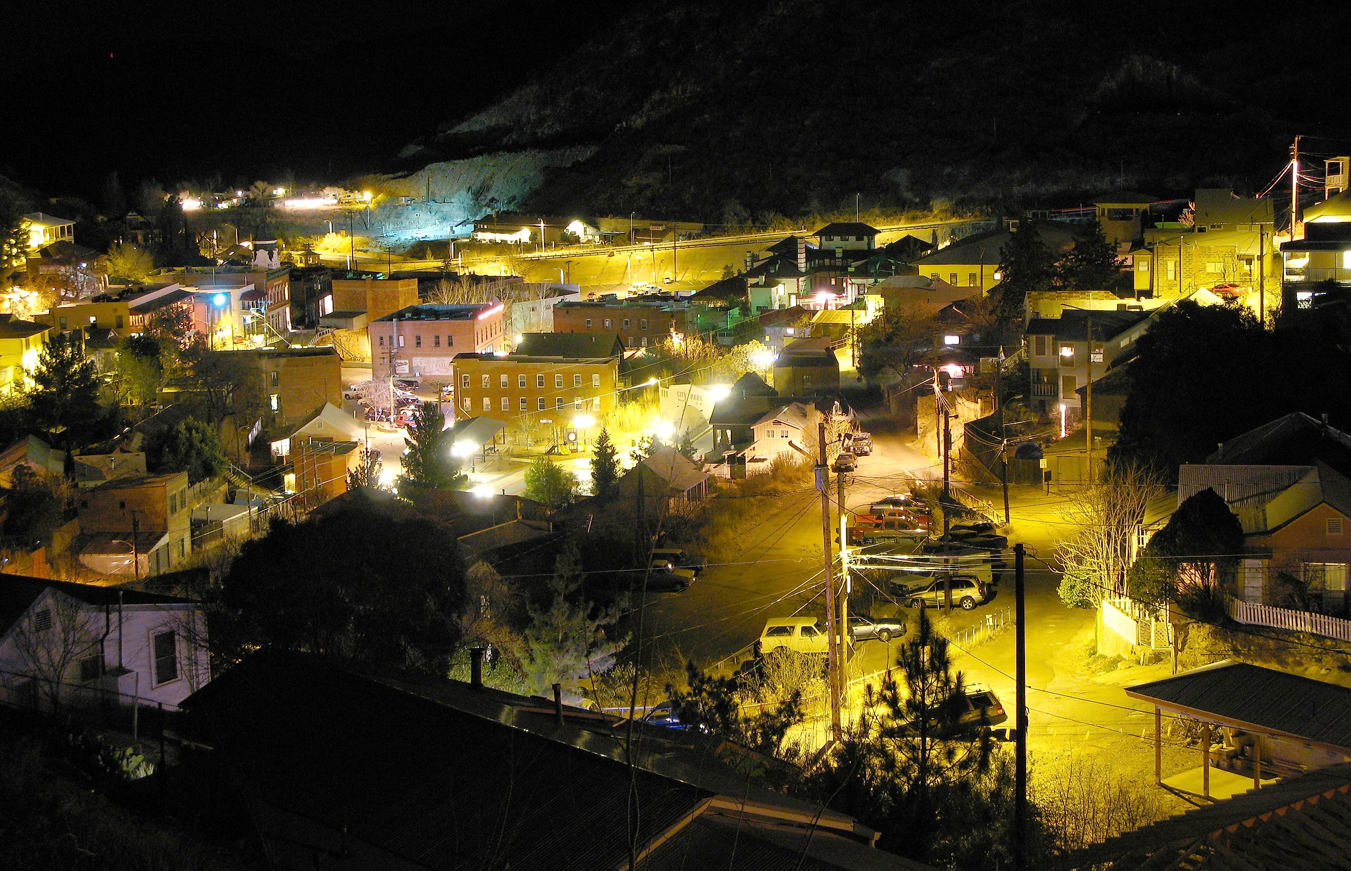 Bisbee, Arizona. By Kevin Dooley - CC BY 2.0, https://commons.wikimedia.org/w/index.php?curid=28273086