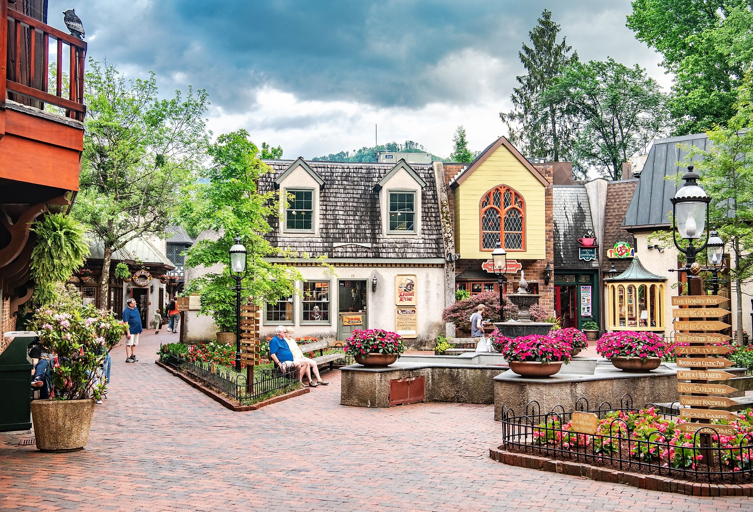 Downtown Gatlinburg, Tennessee. Image credit Kosoff via Shutterstock