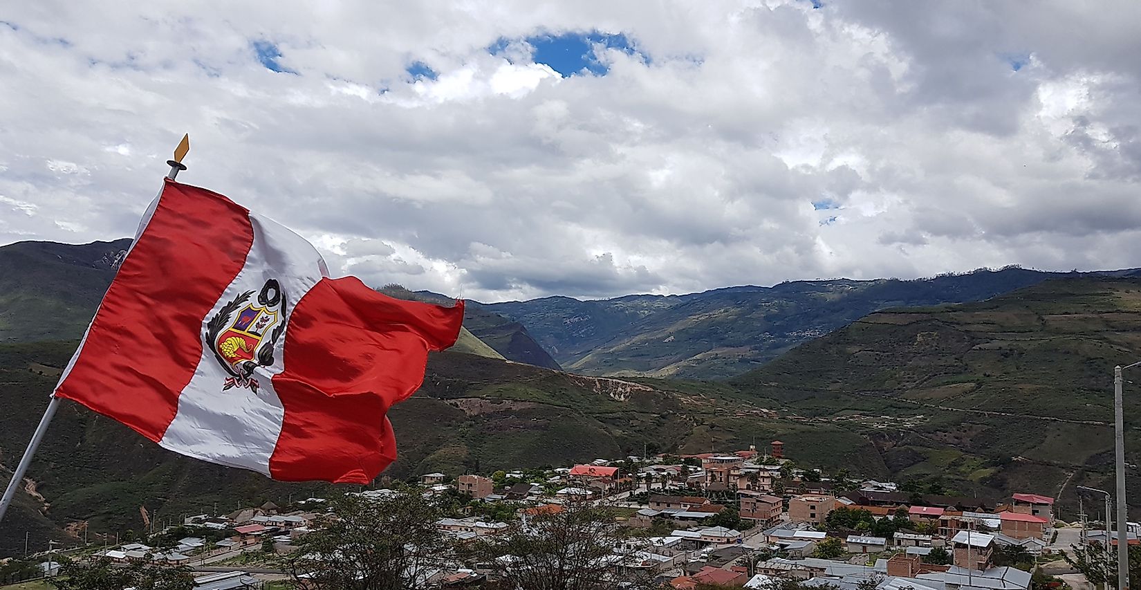 What Do The Colors And Symbols Of The Flag Of Peru Mean WorldAtlas