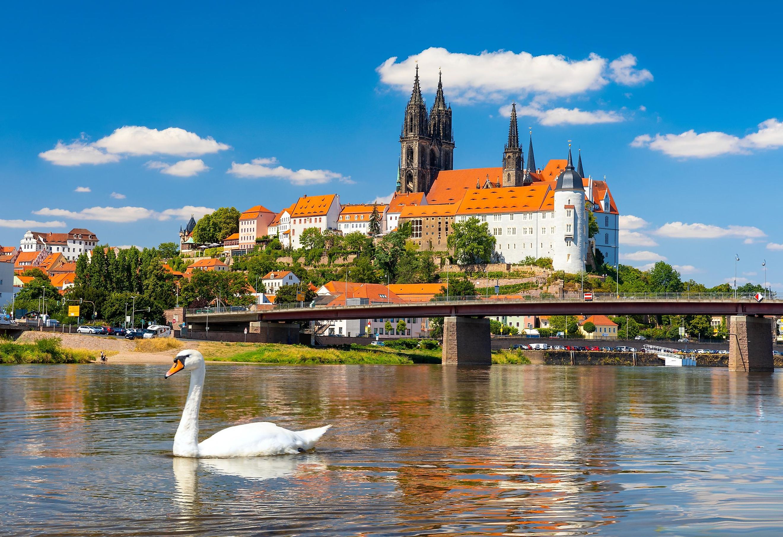 Albrechtsburg Castle and cathedral overlooking the River Elbe in Meissen, Saxony, Germany.